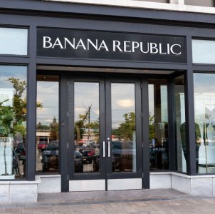 banana-republic-store-in-scarsdale-new-york-news-photo-1008659152-1565989496.jpg